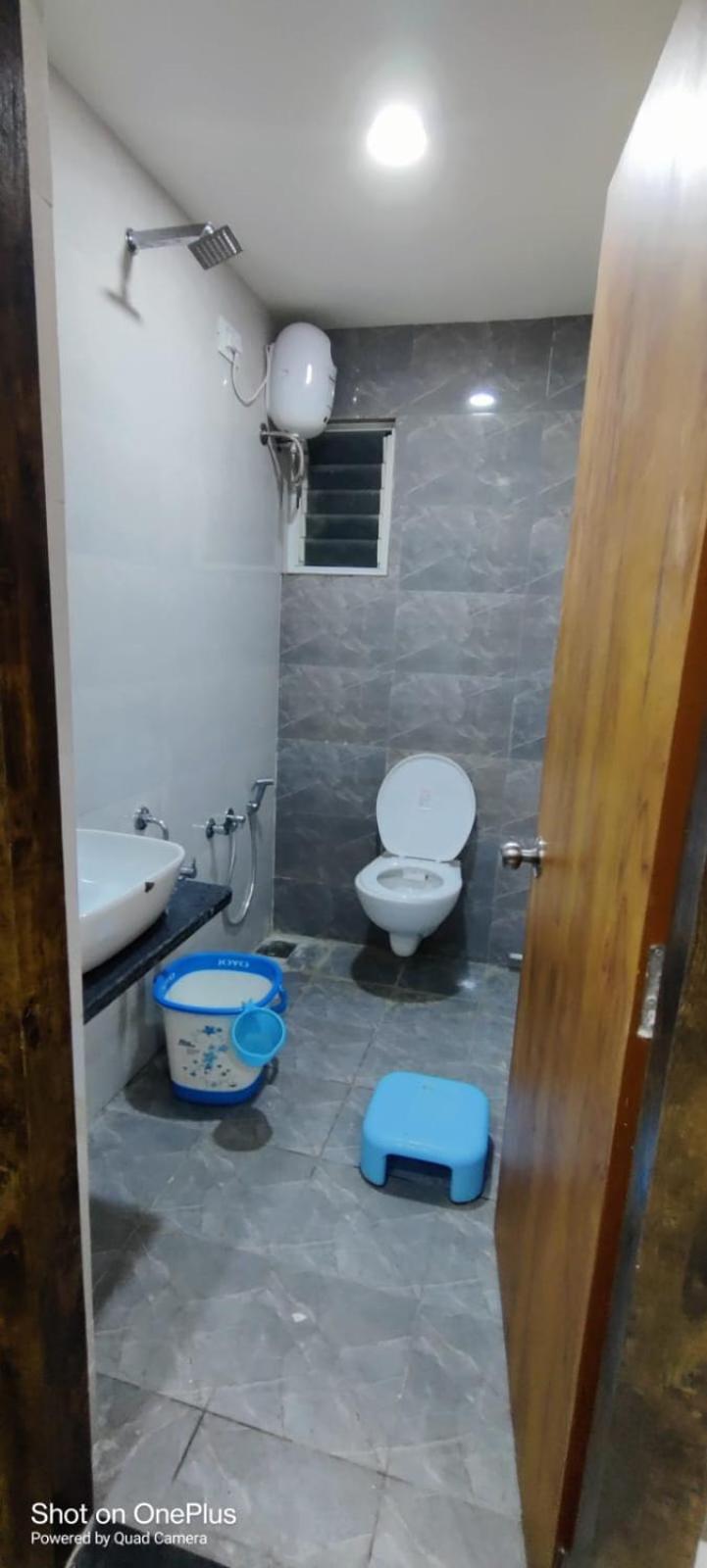 Hotel Aarna Palace Vadodara Kültér fotó